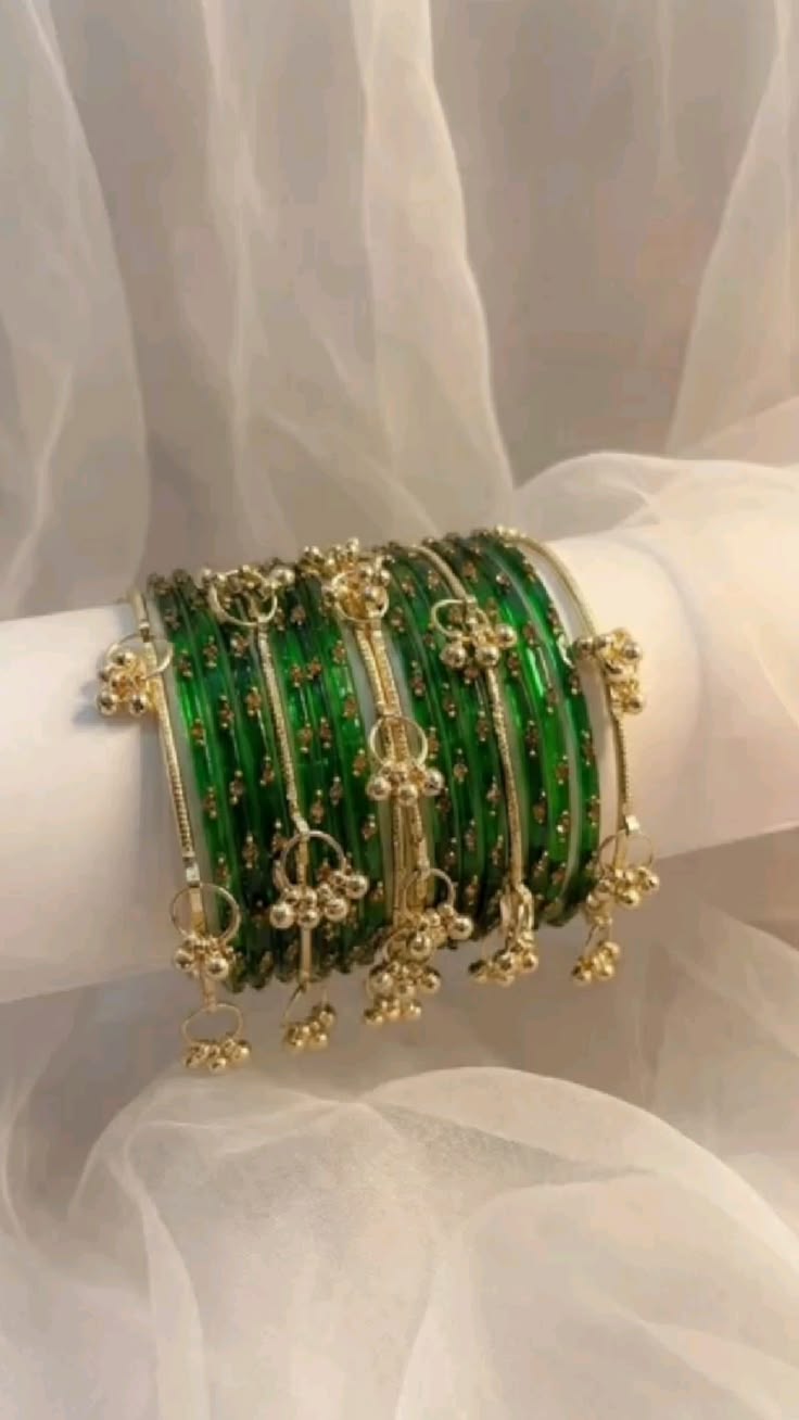 Kashmiri Latkan Bangles Set